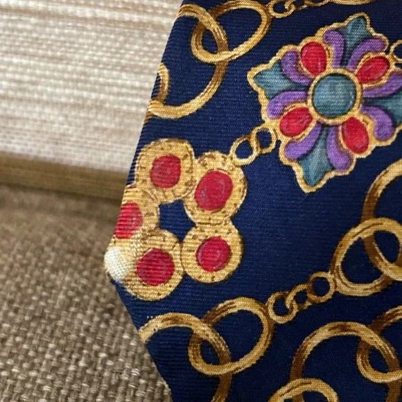 CHANEL Blue and Gold Patterned Tie - Picture 2 of 11